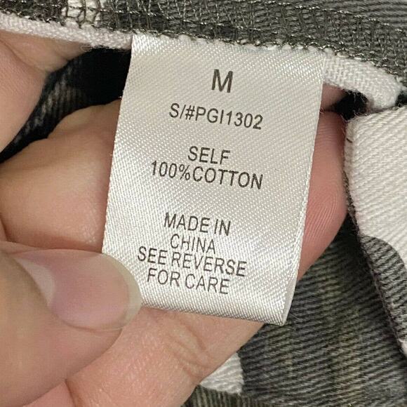 Fashion Nova High Waist Gray Camo Pants SnipSnaps Size Medium - Picture 8 of 9